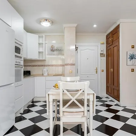 Apartment Blonzu Guinea *